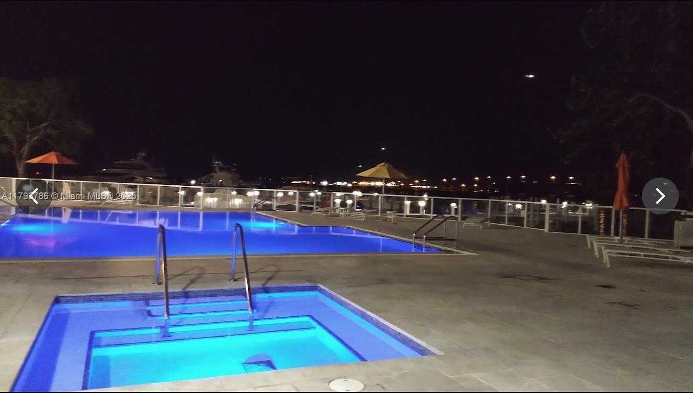 Small Image of 1581 BRICKELL AVE #1807, Miami Number 2