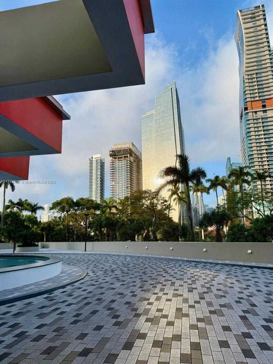 Small Image of 1581 BRICKELL AVE #1807, Miami Number 3