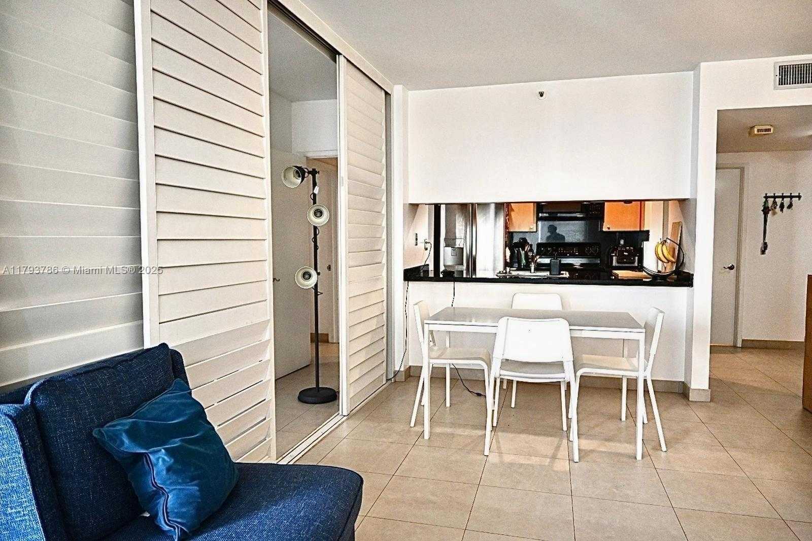 Small Image of 1581 BRICKELL AVE #1807, Miami Number 9