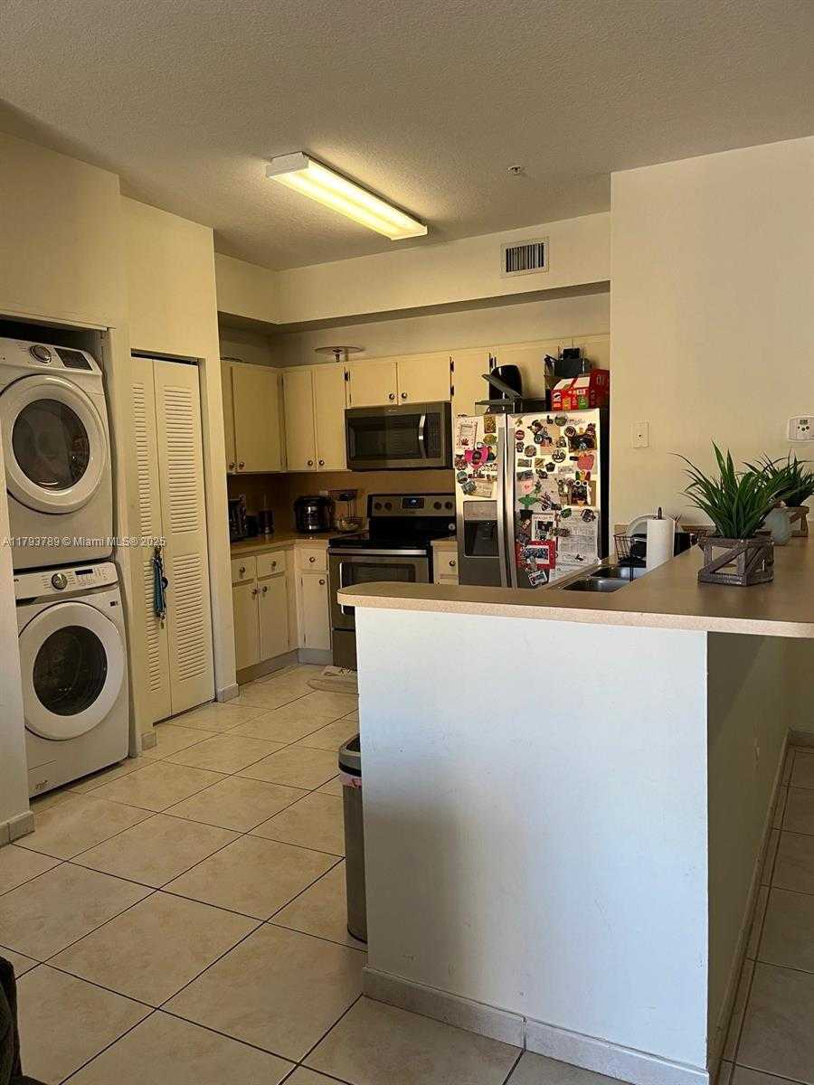 Small Image of 7270 NORTH WEST 114TH AVE #203-9, Doral Number 4
