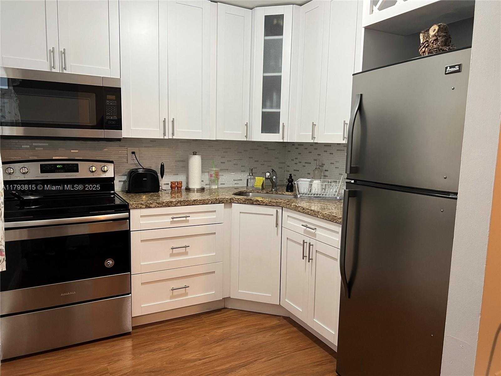 Small Image of 17255 SOUTH WEST 95TH AVE #247, Palmetto Bay Number 2