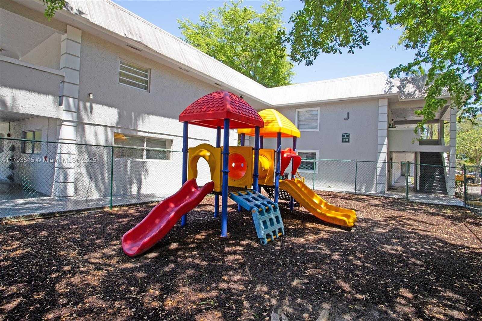 Small Image of 17255 SOUTH WEST 95TH AVE #247, Palmetto Bay Number 23