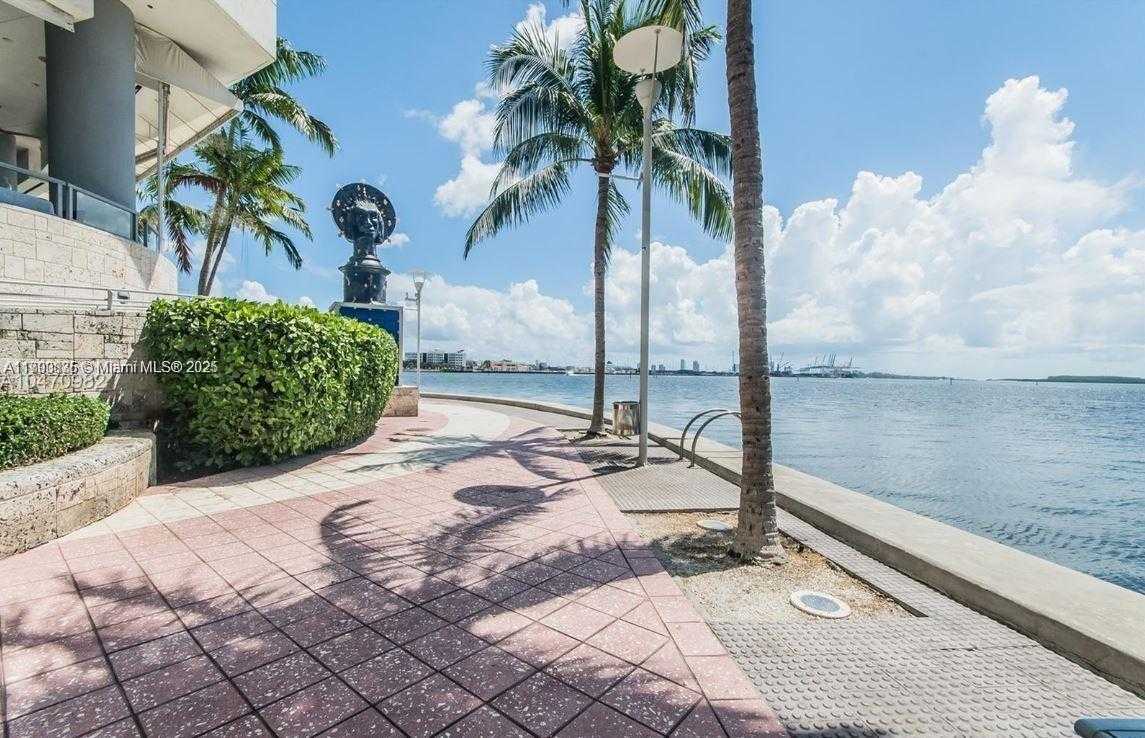 Small Image of 325 SOUTH BISCAYNE BLVD #3822, Miami Number 4