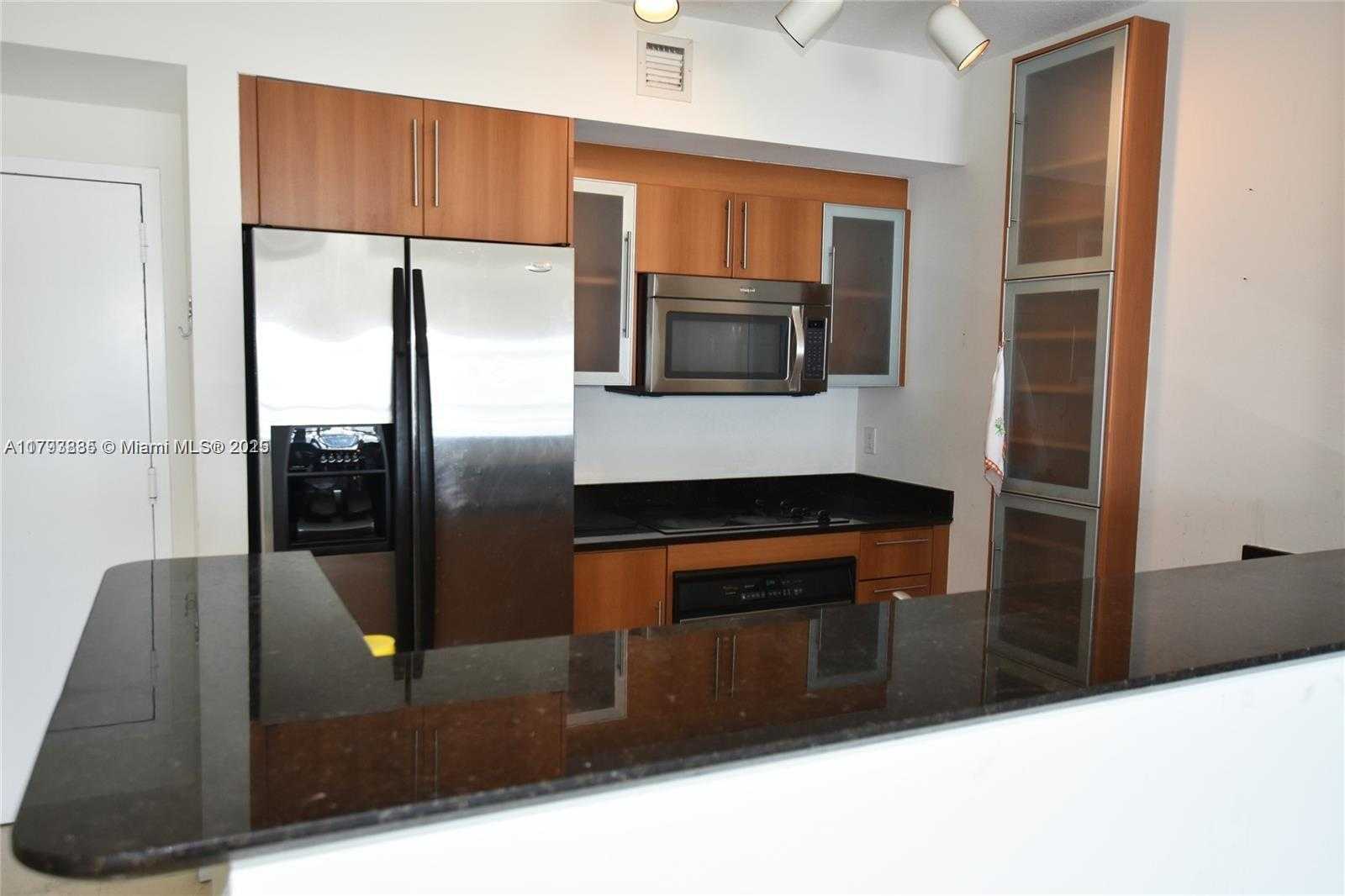 Small Image of 325 SOUTH BISCAYNE BLVD #3822, Miami Number 6