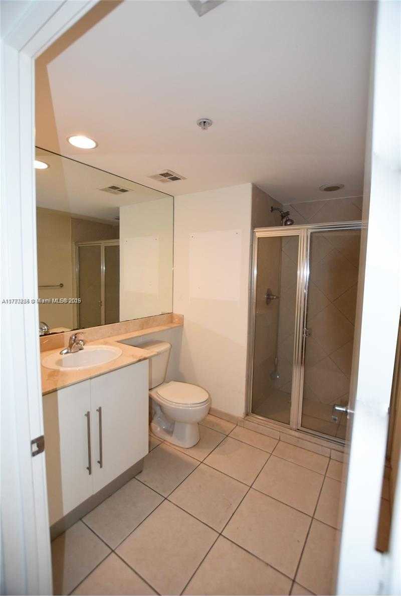 Small Image of 325 SOUTH BISCAYNE BLVD #3822, Miami Number 9