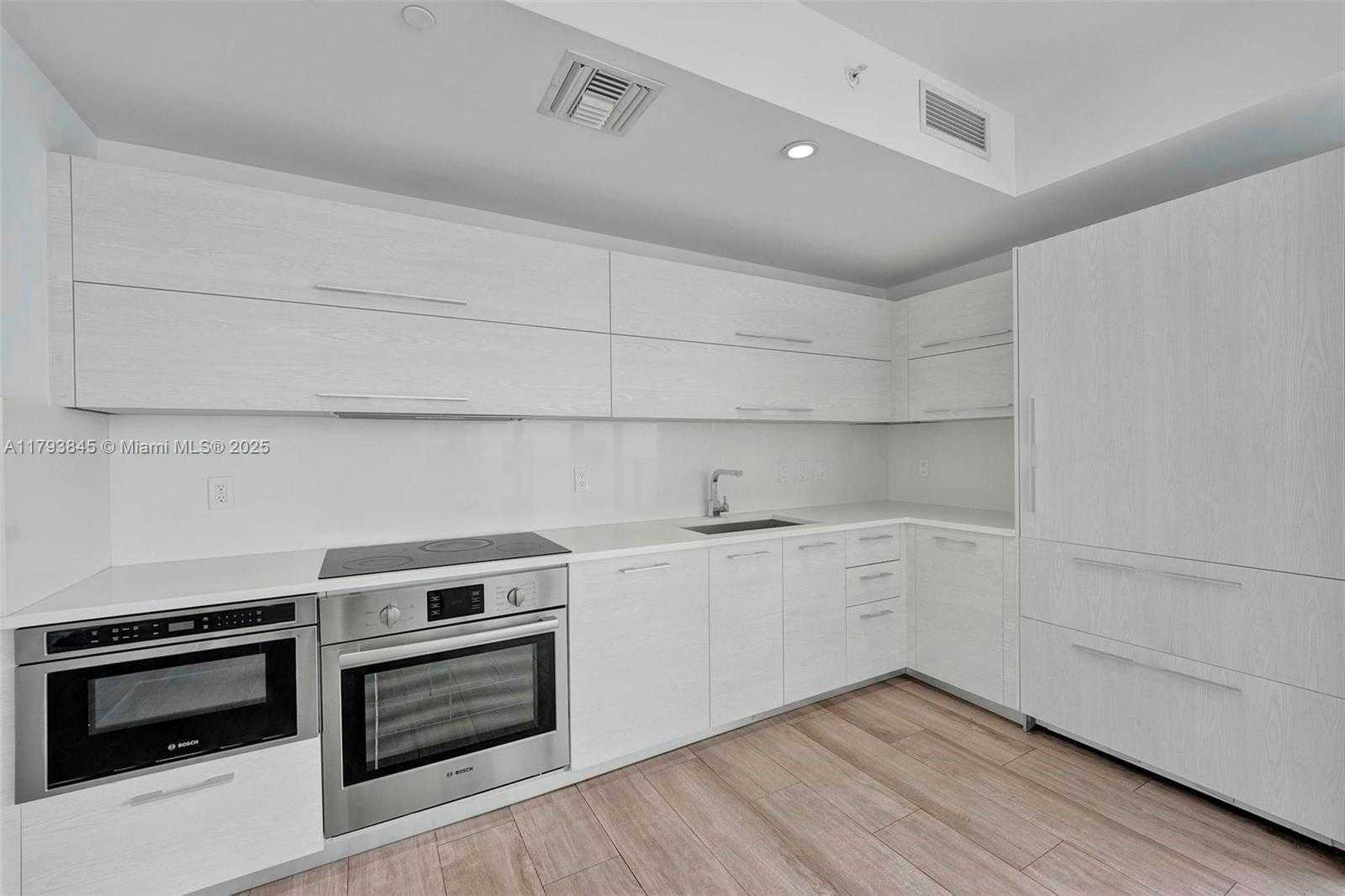 Small Image of 55 SOUTH WEST 9TH ST #4008, Miami Number 6