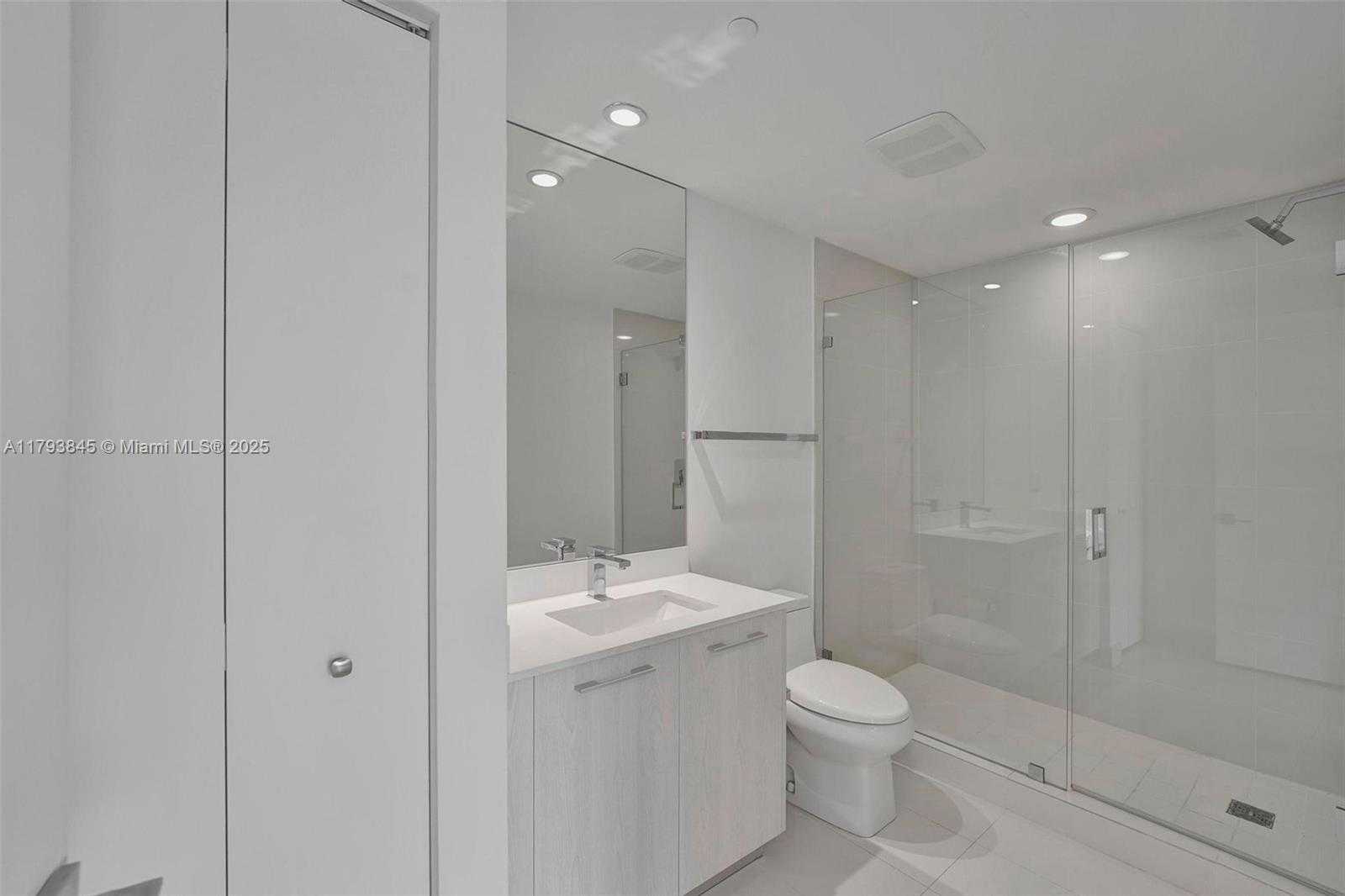 Small Image of 55 SOUTH WEST 9TH ST #4008, Miami Number 9