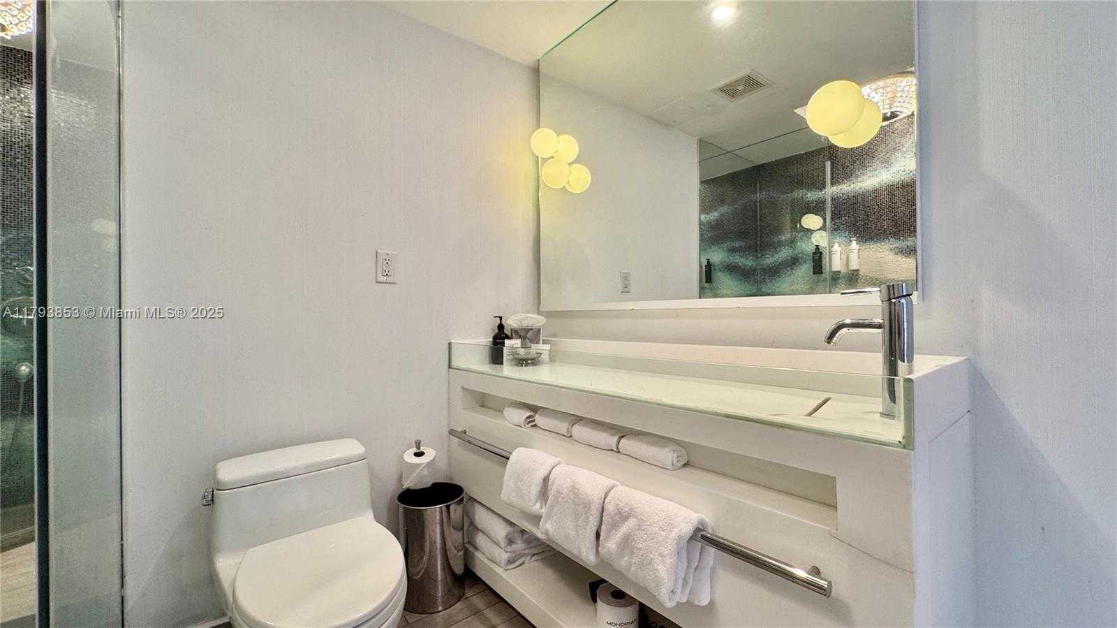 Small Image of 1100 WEST AVE #812, Miami Beach Number 11