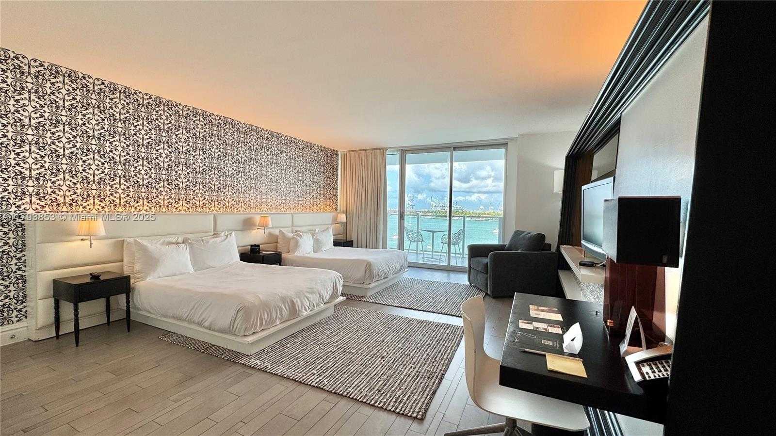 Small Image of 1100 WEST AVE #812, Miami Beach Number 2