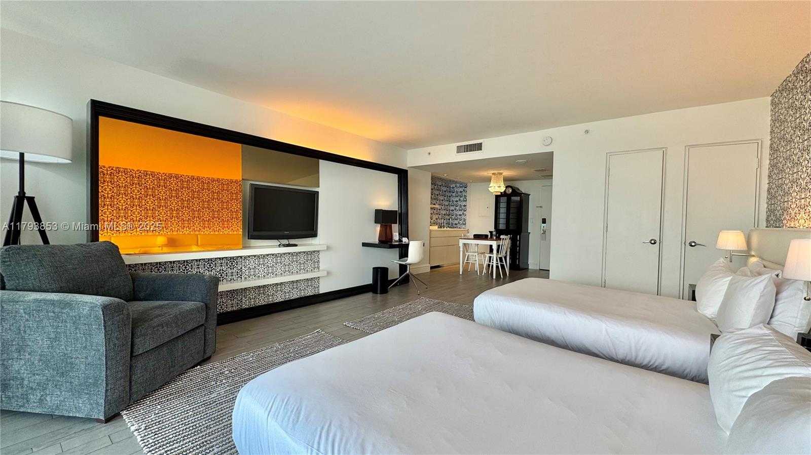 Small Image of 1100 WEST AVE #812, Miami Beach Number 7
