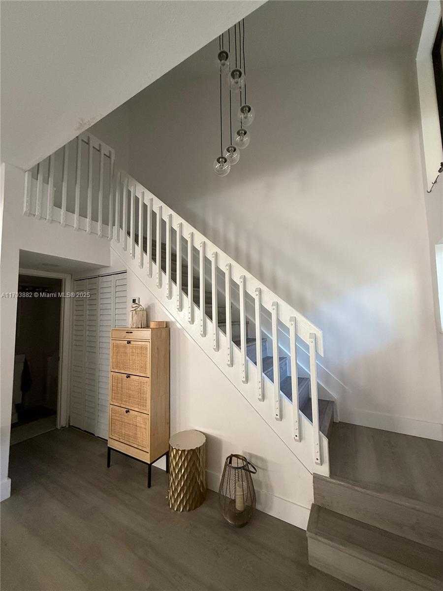 Small Image of 513 RACQUET CLUB RD #56, Weston Number 12