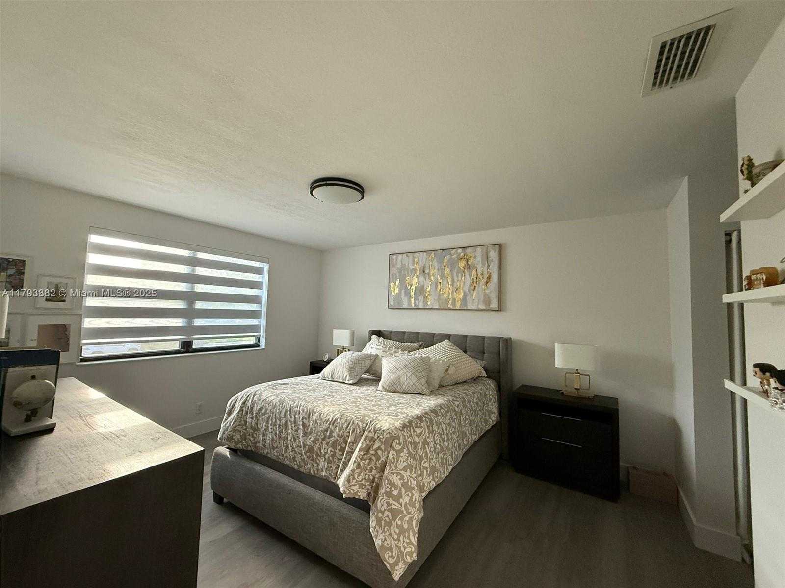 Small Image of 513 RACQUET CLUB RD #56, Weston Number 17