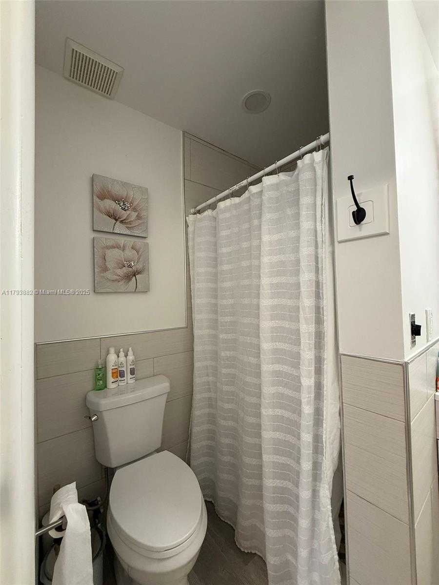 Small Image of 513 RACQUET CLUB RD #56, Weston Number 20