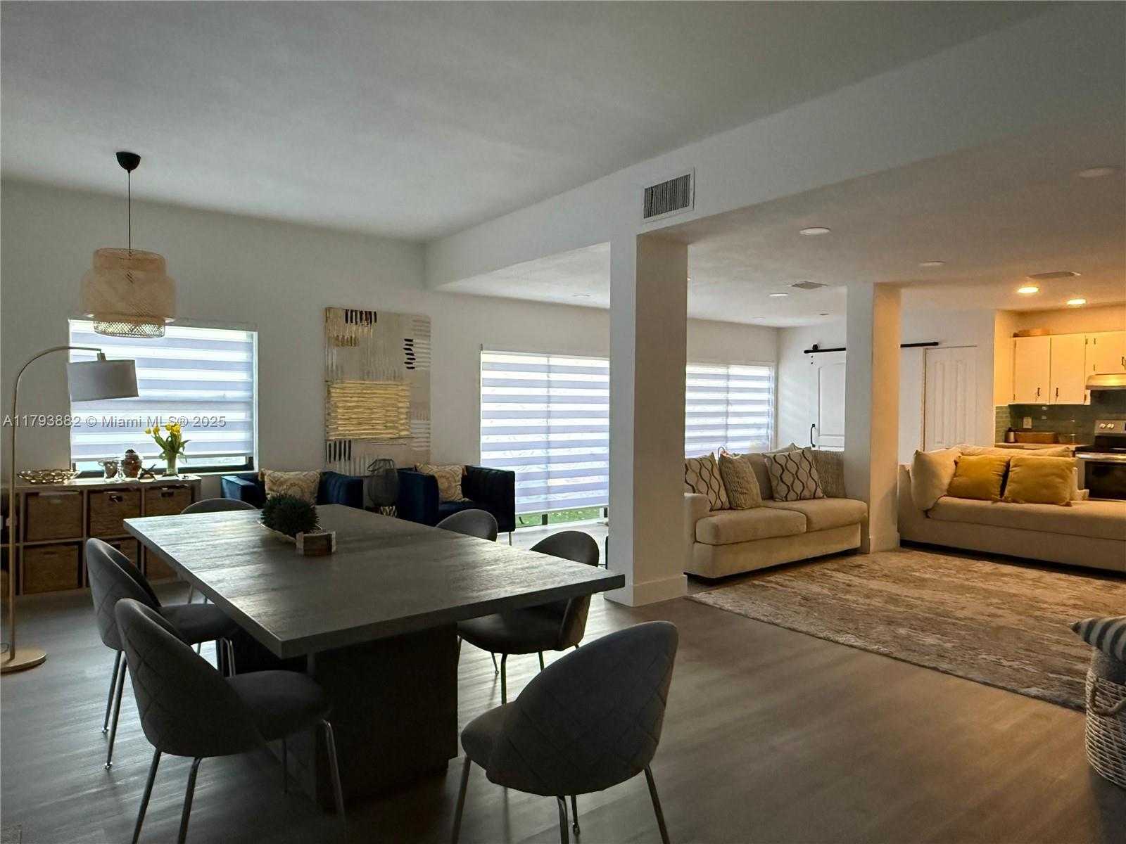Small Image of 513 RACQUET CLUB RD #56, Weston Number 7