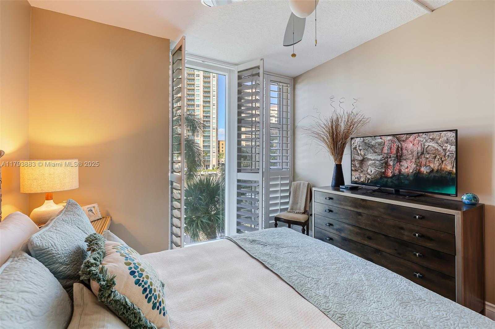 Small Image of 3370 HIDDEN BAY DR #313, Aventura Number 23