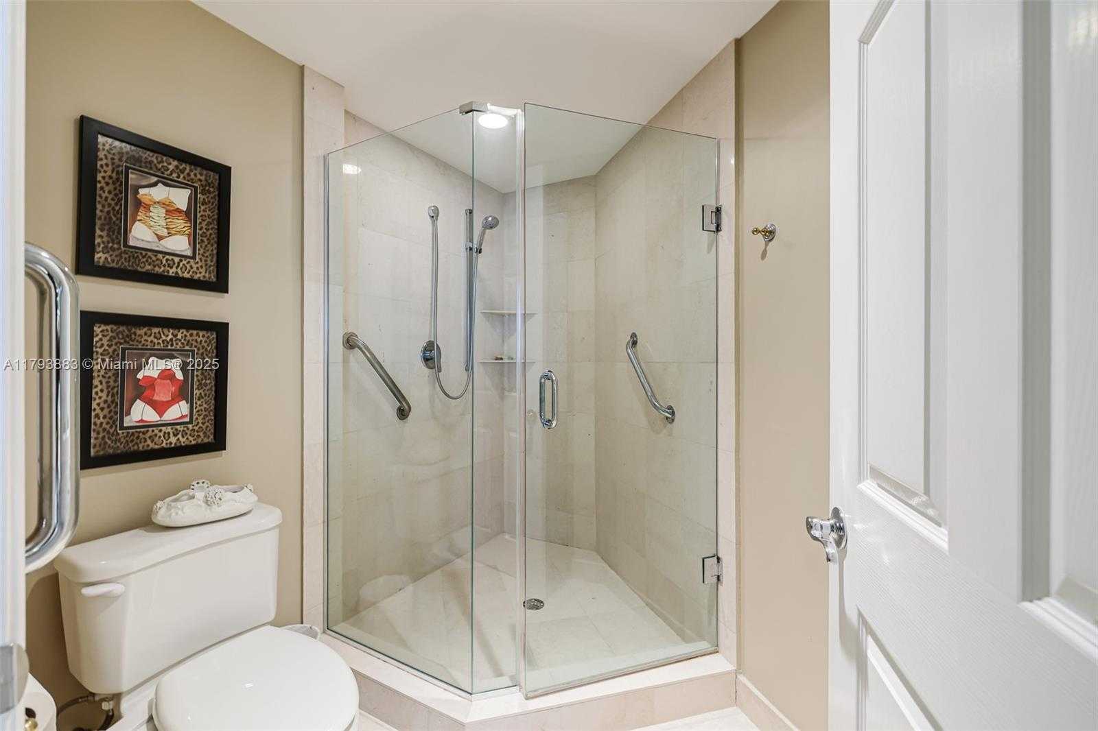 Small Image of 3370 HIDDEN BAY DR #313, Aventura Number 31