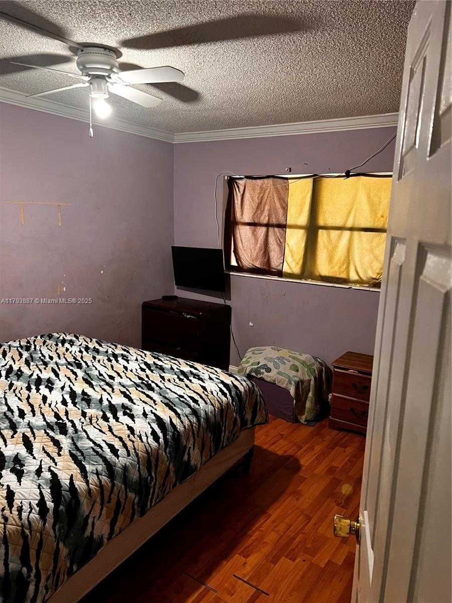 Small Image of 2008 JACKSON ST #D9, Hollywood Number 12