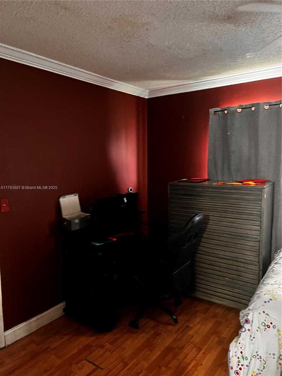 Small Image of 2008 JACKSON ST #D9, Hollywood Number 19