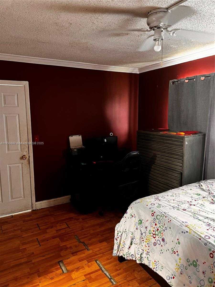 Small Image of 2008 JACKSON ST #D9, Hollywood Number 20