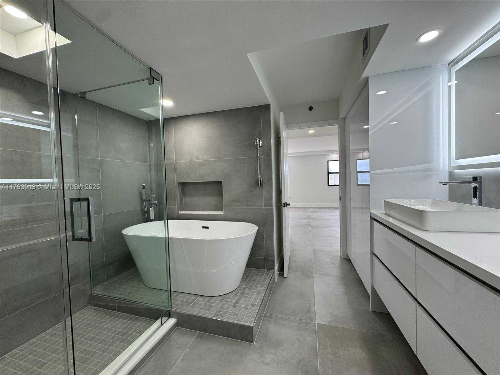 Small Image of 1201 SOUTH OCEAN DR #1512S, Hollywood Number 8