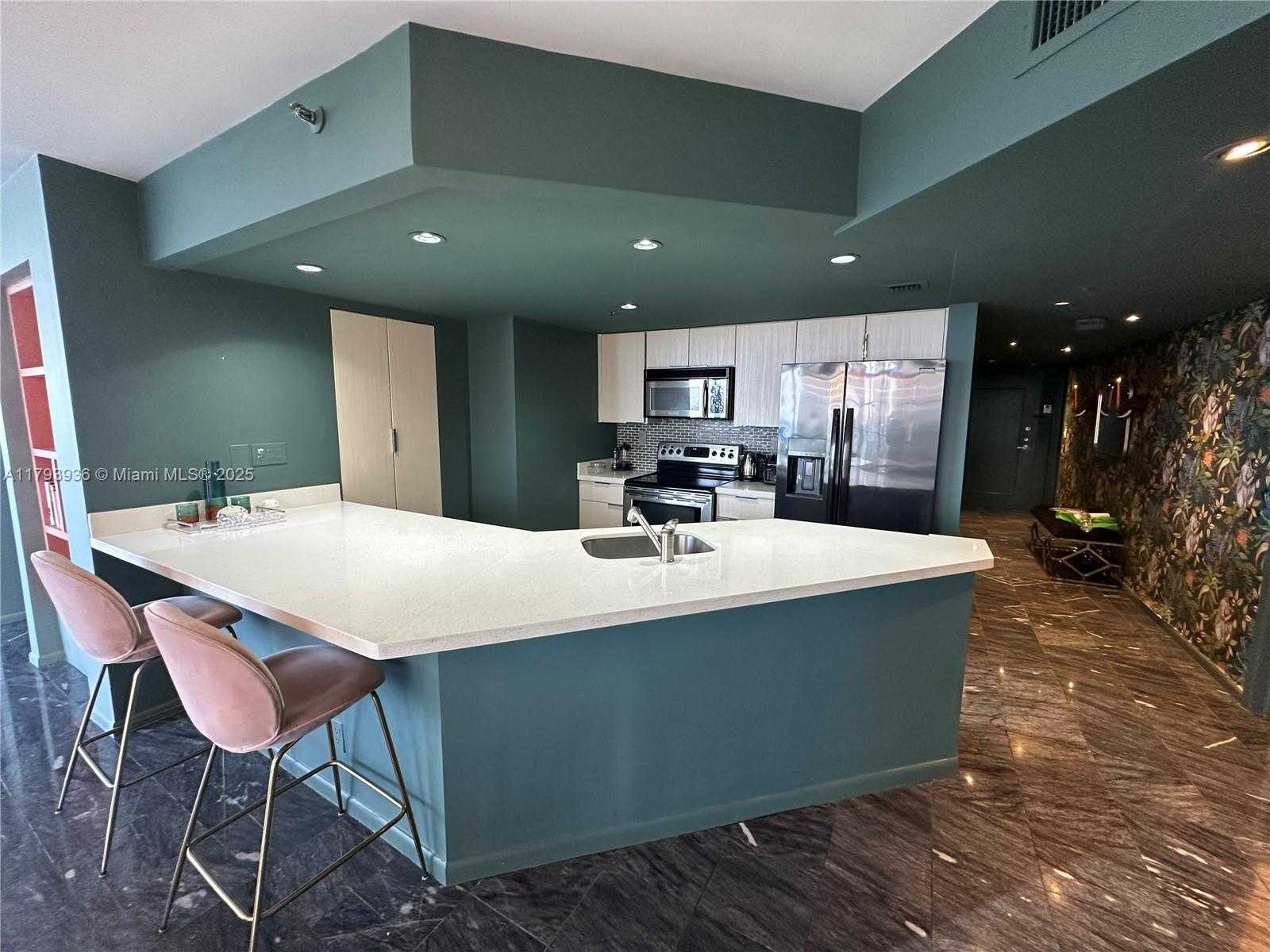 Small Image of 1717 NORTH BAYSHORE DR #A-2034, Miami Number 15