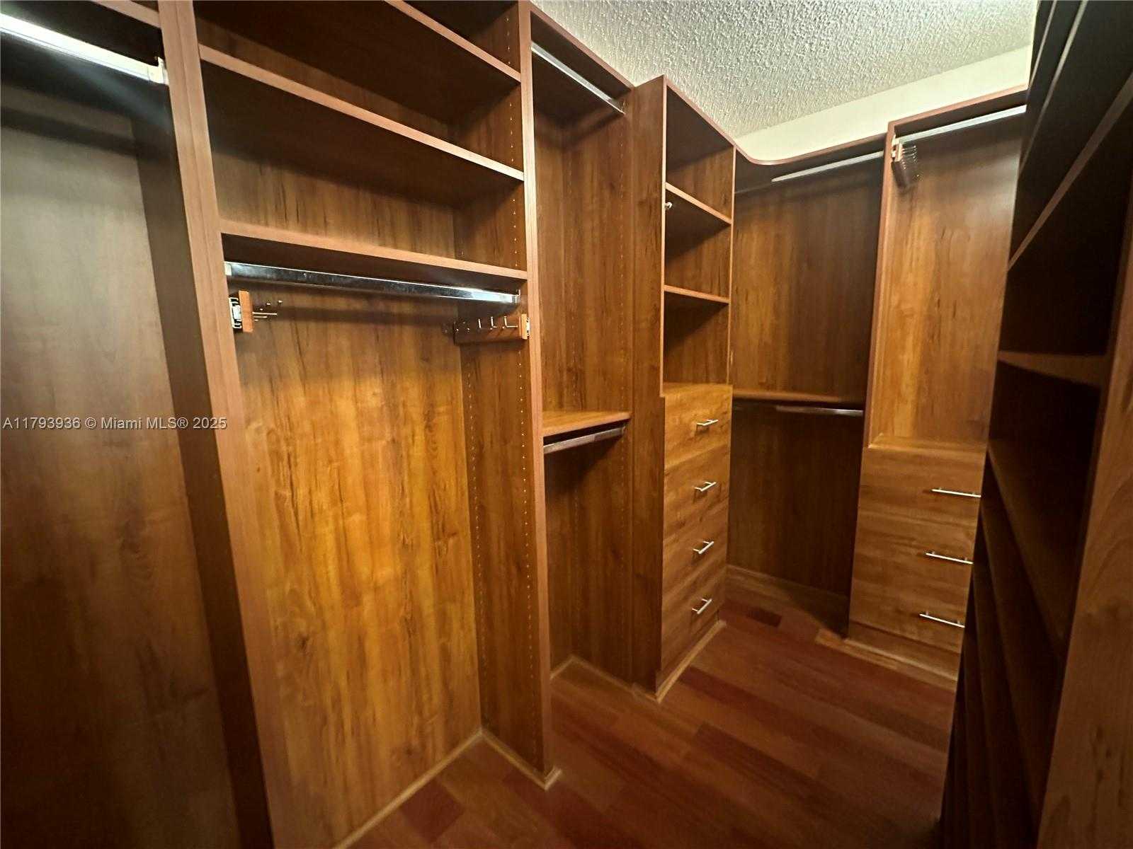 Small Image of 1717 NORTH BAYSHORE DR #A-2034, Miami Number 21