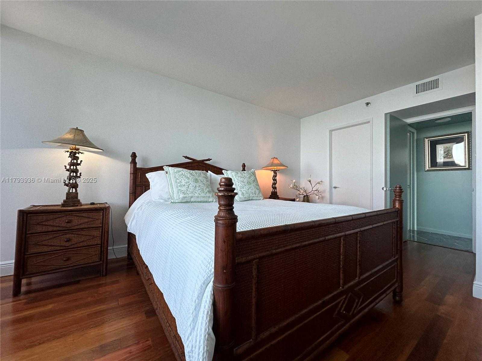 Small Image of 1717 NORTH BAYSHORE DR #A-2034, Miami Number 23
