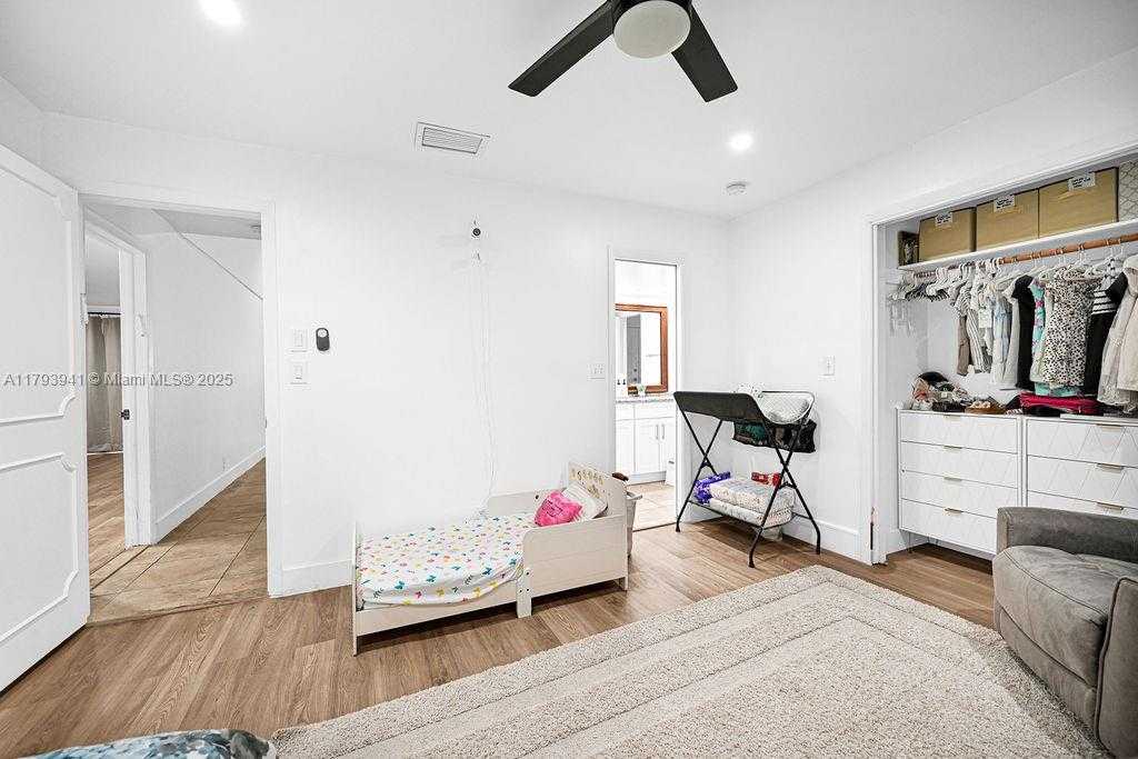 Small Image of 3501 KEYSER AVE #43, Hollywood Number 14