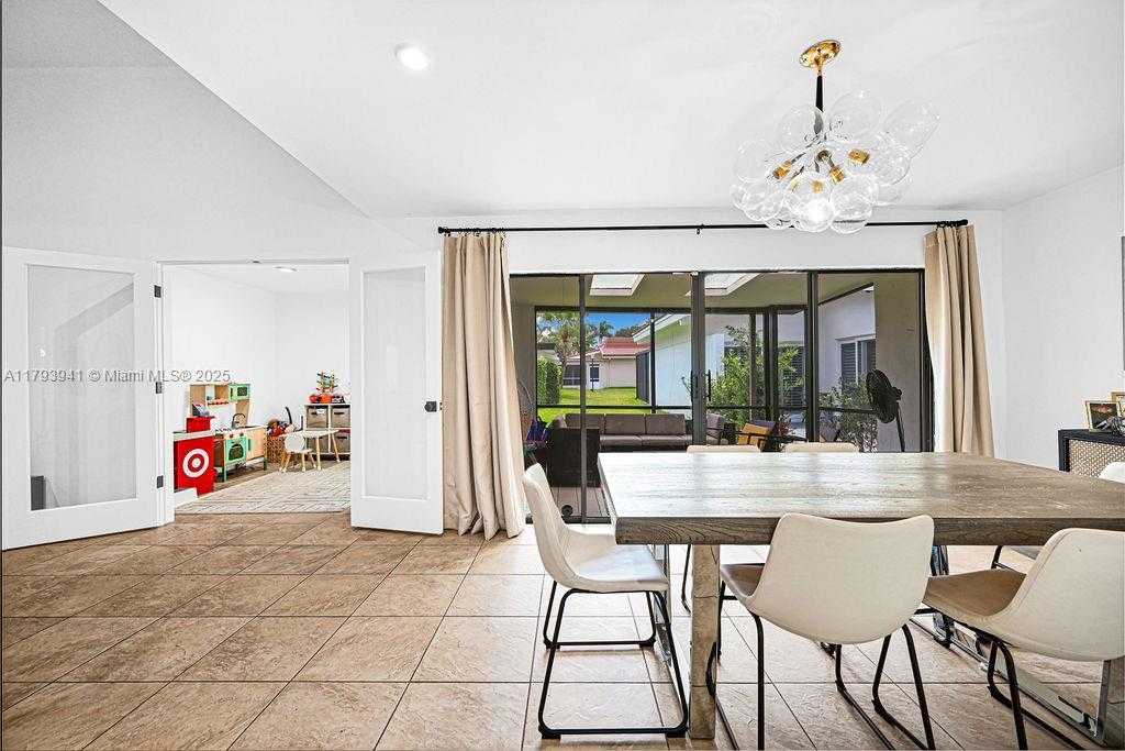 Small Image of 3501 KEYSER AVE #43, Hollywood Number 16