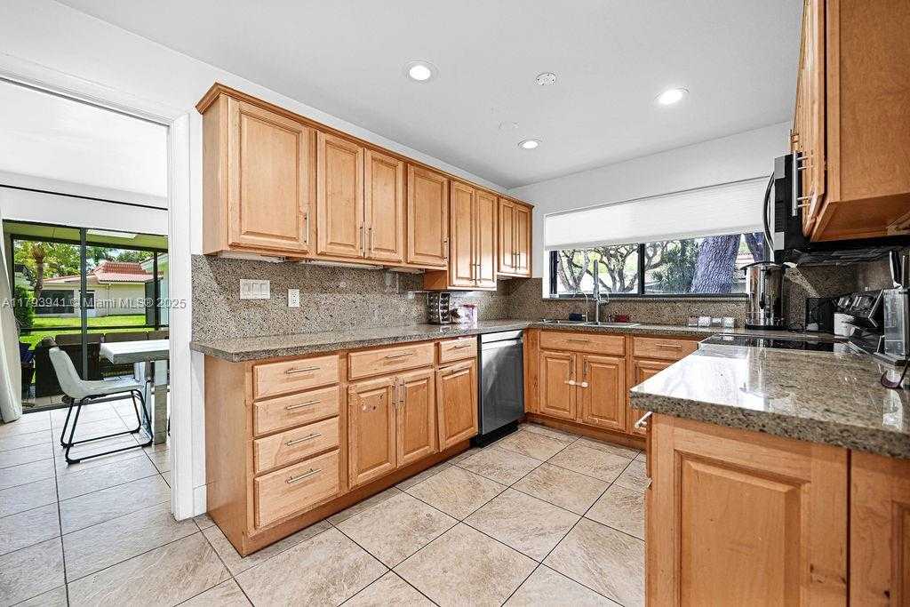 Small Image of 3501 KEYSER AVE #43, Hollywood Number 19