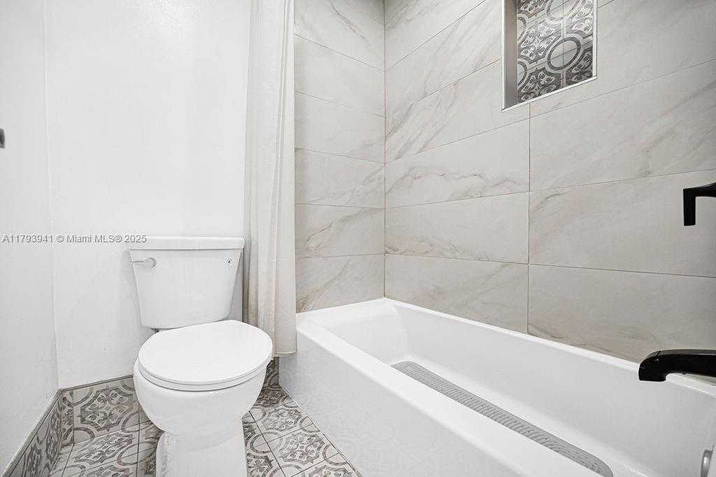 Small Image of 3501 KEYSER AVE #43, Hollywood Number 28