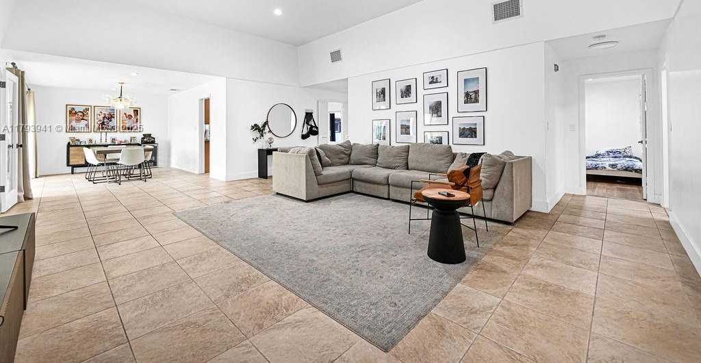 Small Image of 3501 KEYSER AVE #43, Hollywood Number 3