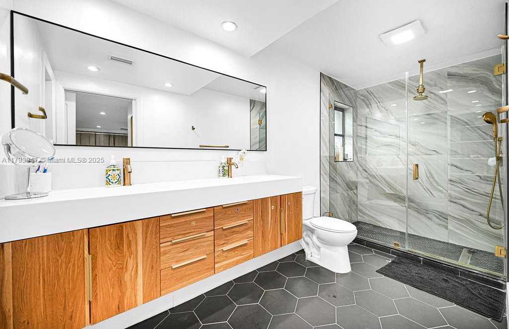 Small Image of 3501 KEYSER AVE #43, Hollywood Number 7
