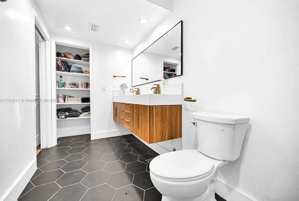 Small Image of 3501 KEYSER AVE #43, Hollywood Number 8