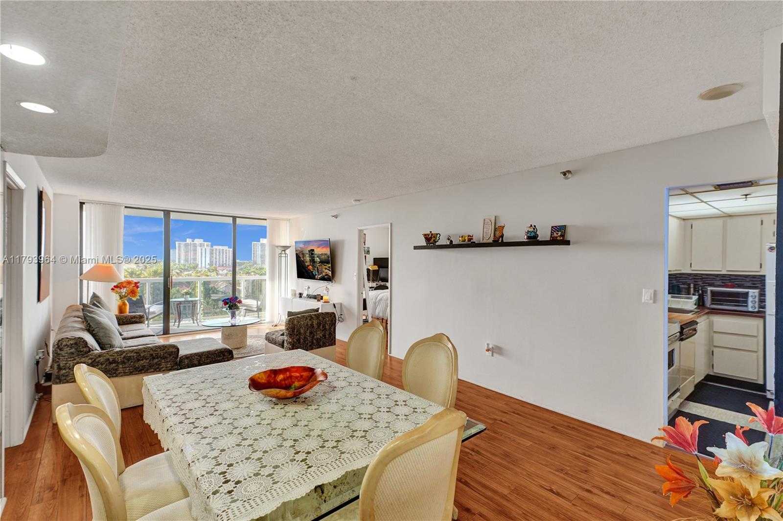 Small Image of 20505 EAST COUNTRY CLUB DR #732, Aventura Number 10