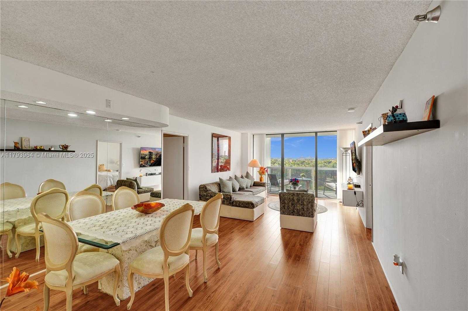 Small Image of 20505 EAST COUNTRY CLUB DR #732, Aventura Number 2