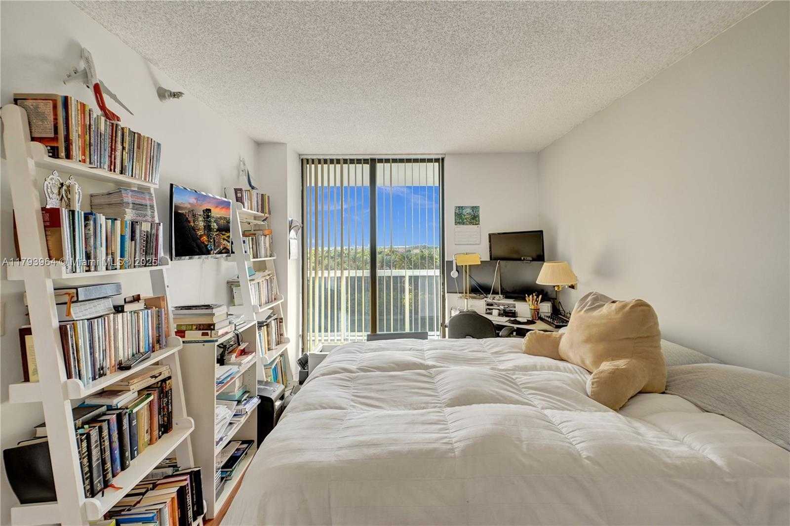 Small Image of 20505 EAST COUNTRY CLUB DR #732, Aventura Number 32