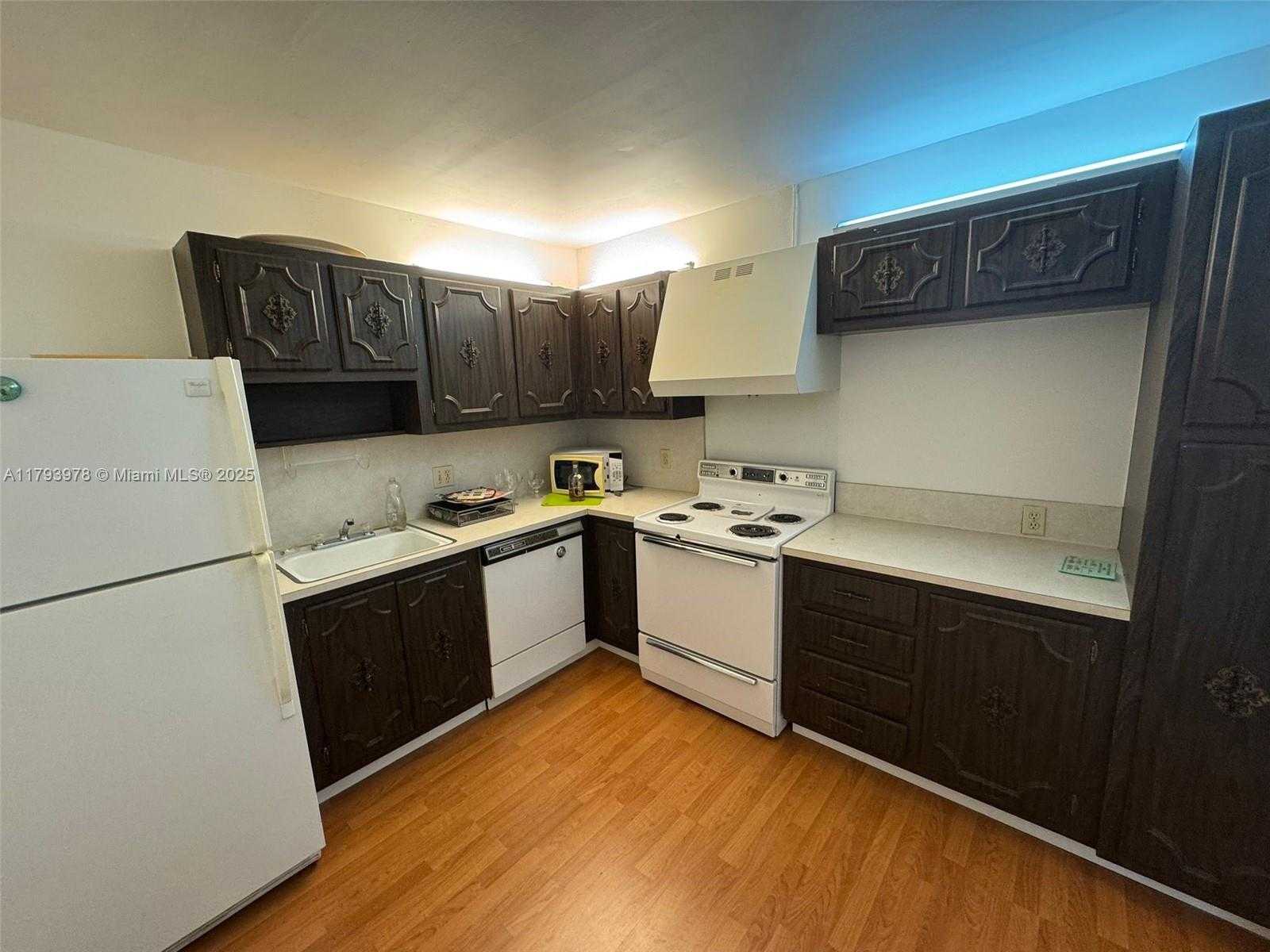 Small Image of 2851 NORTH EAST 183RD ST #1408E, Aventura Number 10
