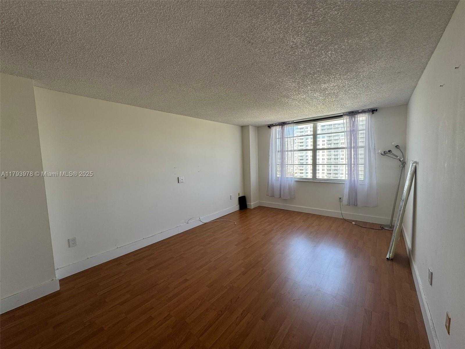 Small Image of 2851 NORTH EAST 183RD ST #1408E, Aventura Number 13