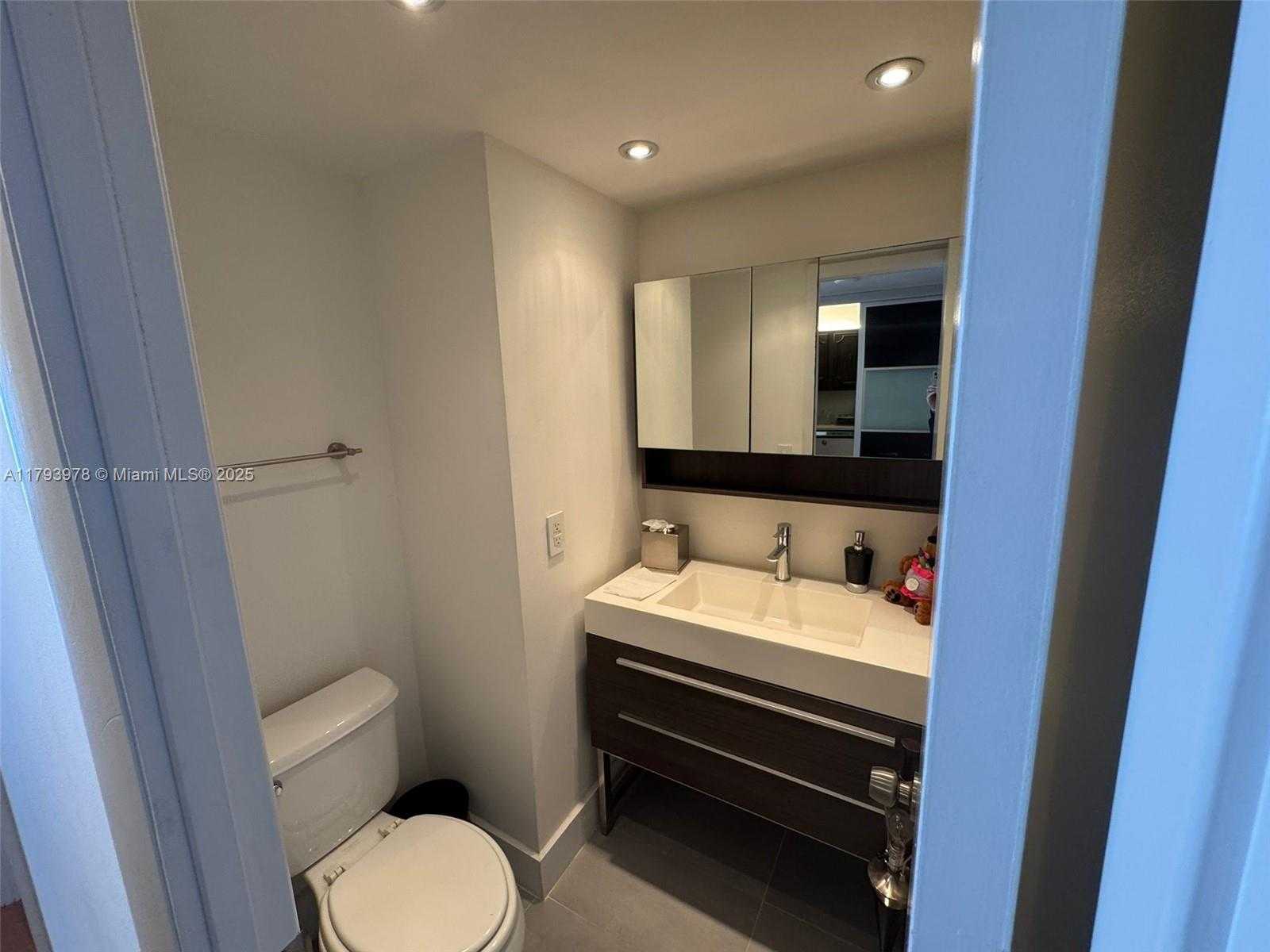 Small Image of 2851 NORTH EAST 183RD ST #1408E, Aventura Number 18