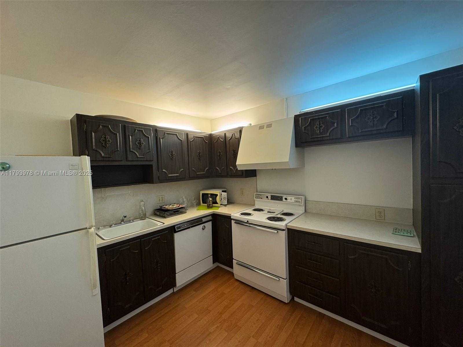 Small Image of 2851 NORTH EAST 183RD ST #1408E, Aventura Number 9