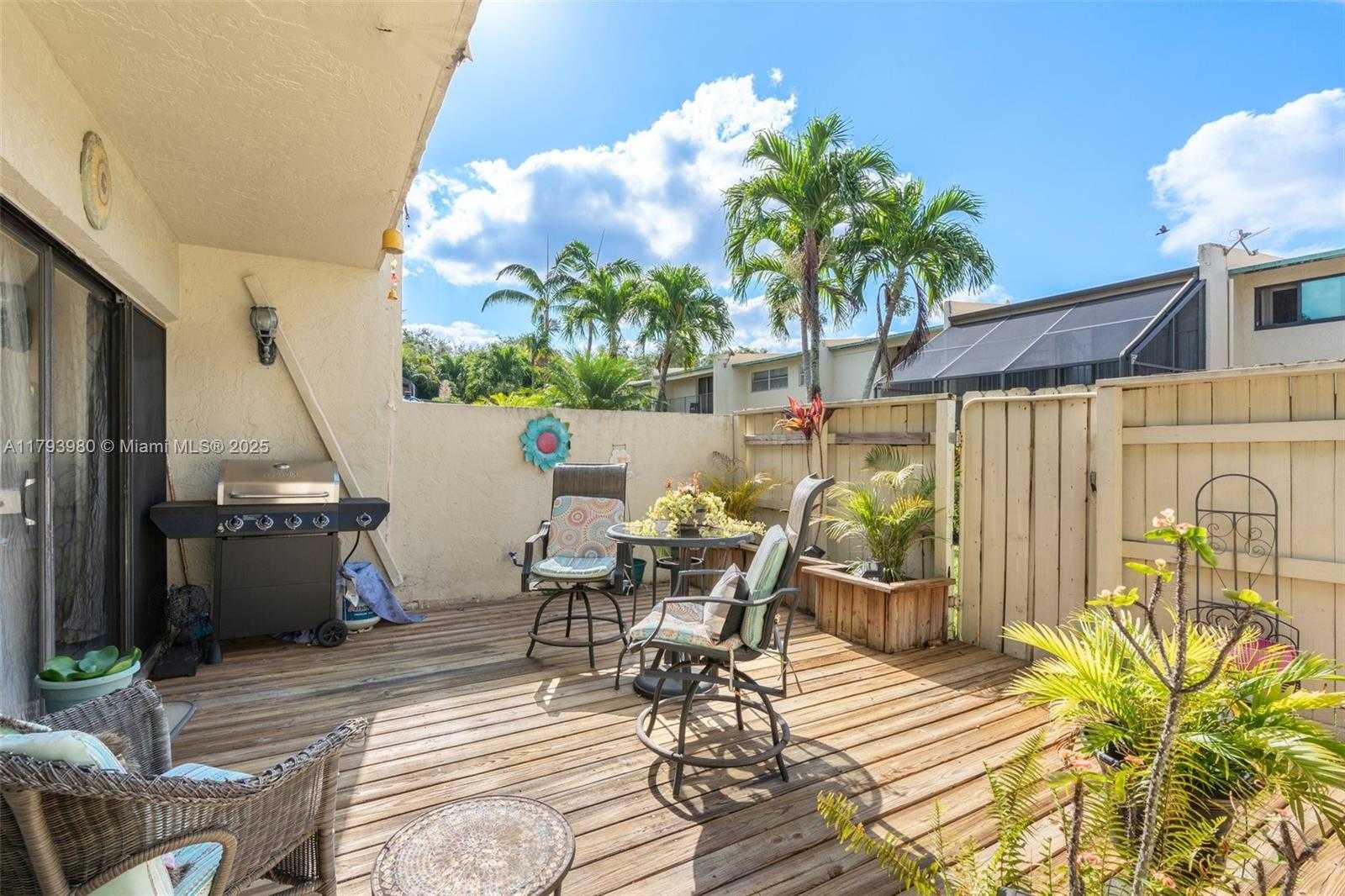 Small Image of 741 EAST COCO PLUM CIR #8, Plantation Number 14