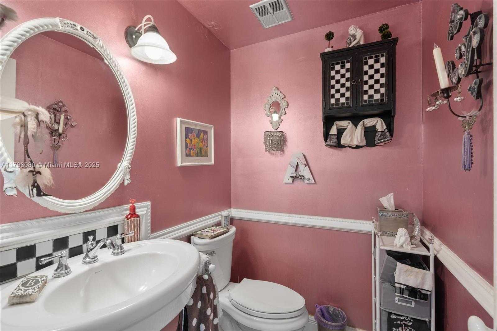 Small Image of 741 EAST COCO PLUM CIR #8, Plantation Number 16