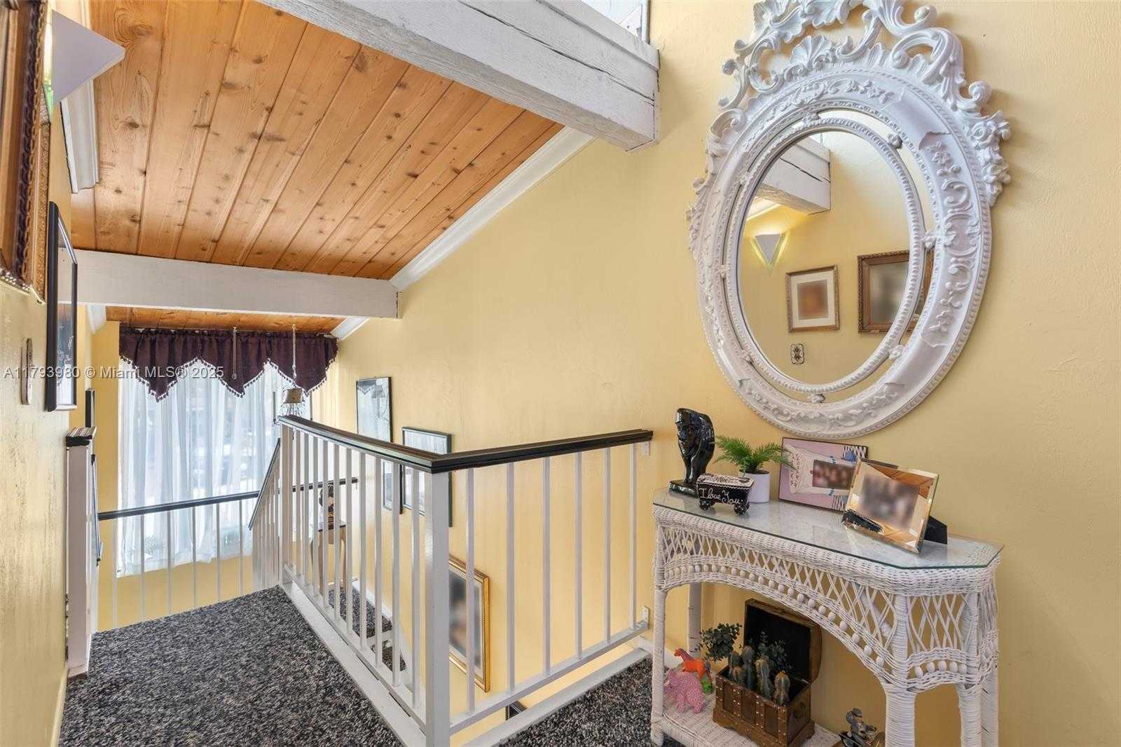 Small Image of 741 EAST COCO PLUM CIR #8, Plantation Number 17