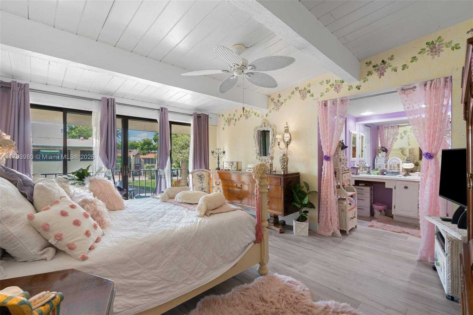 Small Image of 741 EAST COCO PLUM CIR #8, Plantation Number 23