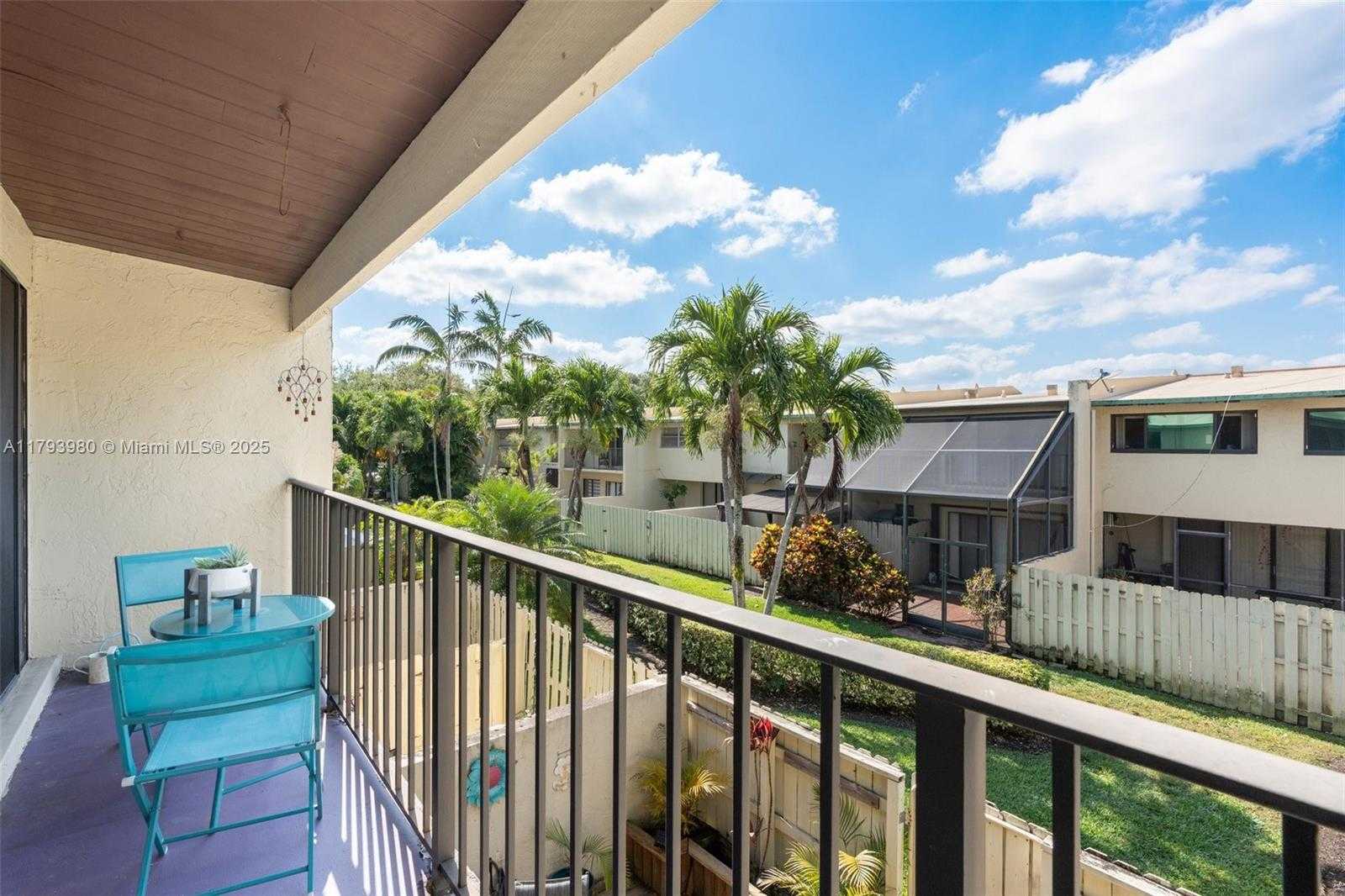 Small Image of 741 EAST COCO PLUM CIR #8, Plantation Number 28