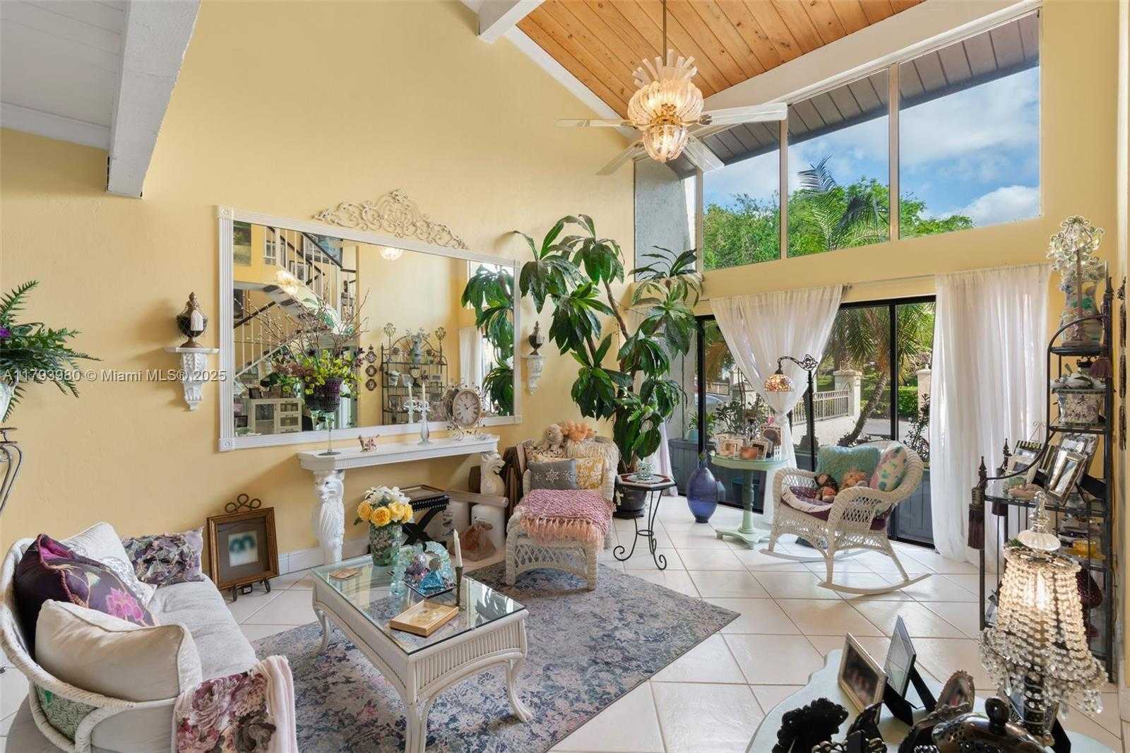Small Image of 741 EAST COCO PLUM CIR #8, Plantation Number 5