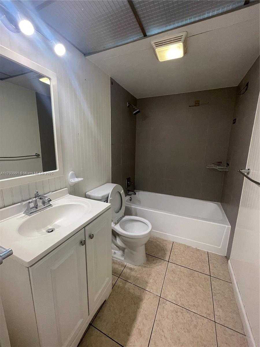 Small Image of 4200 NORTH WEST 3RD CT #134, Plantation Number 8