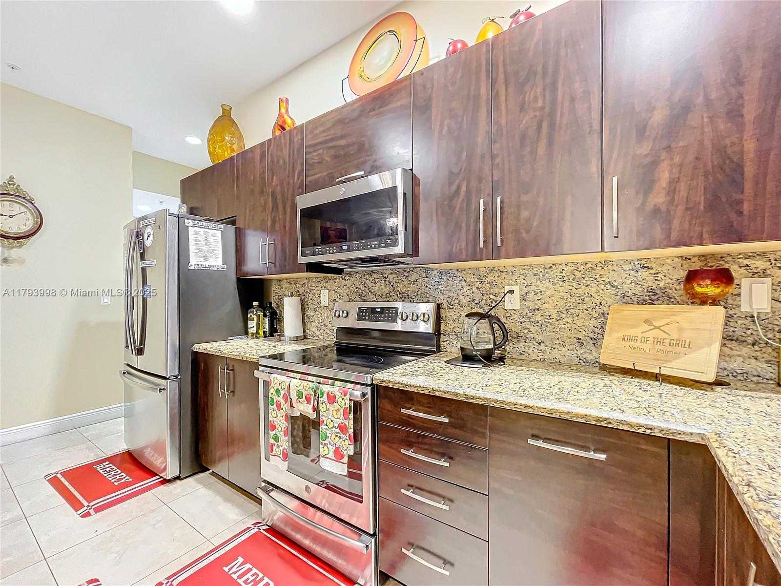 Small Image of 12448 NORTH WEST 17TH MNR, Pembroke Pines Number 11