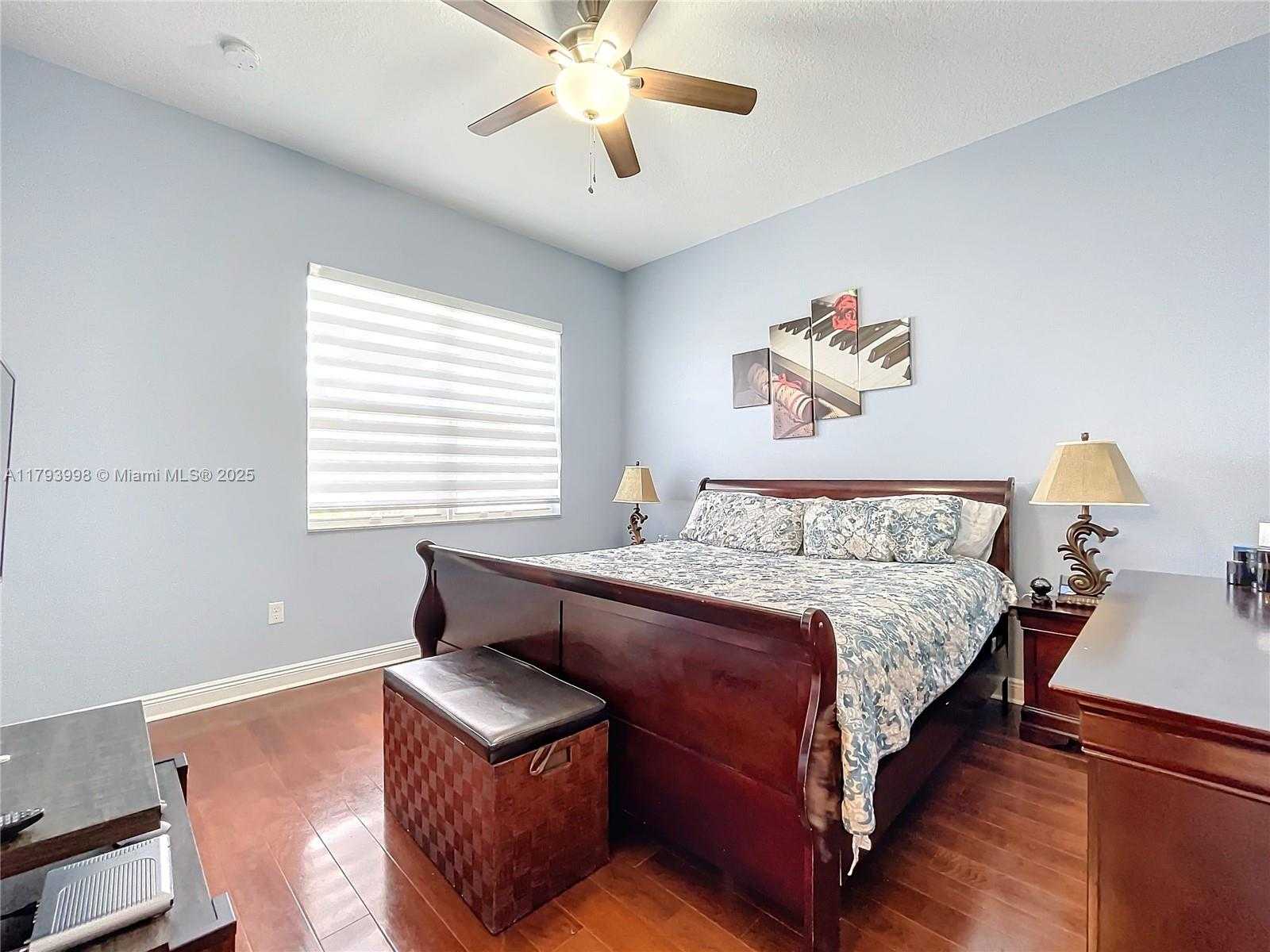 Small Image of 12448 NORTH WEST 17TH MNR, Pembroke Pines Number 20